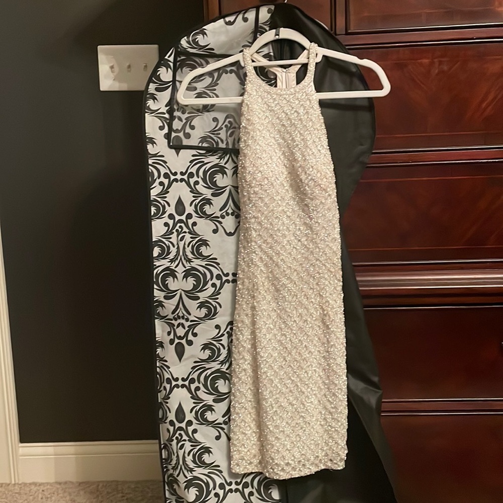 Sherri Hill Size 2 White beaded dress